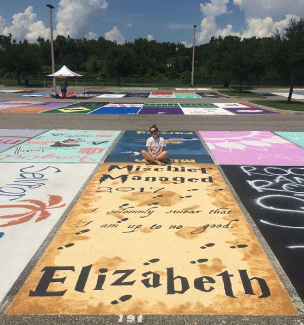 High School Seniors Paint Impressive Art In Their Parking Spots (25 pics)