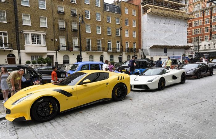 Supercar Season Is Still In Full Force In London (14 pics)