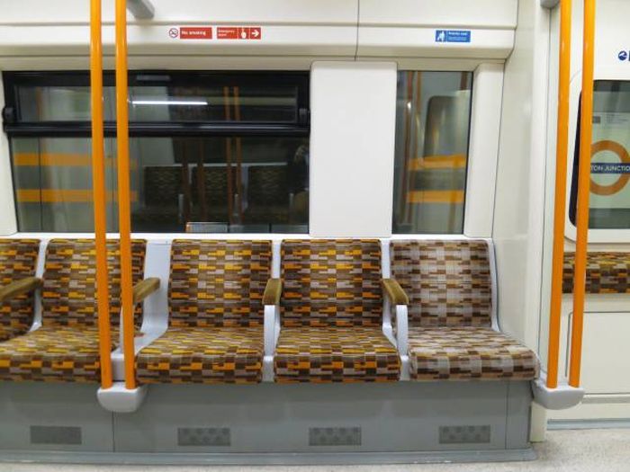 Things Everyone Needs To Know Before Moving To London (24 pics)
