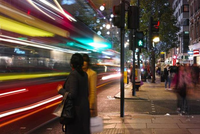 Things Everyone Needs To Know Before Moving To London (24 pics)
