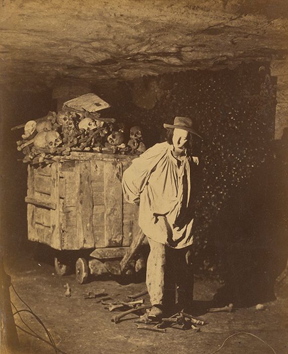 Creepy Vintage Photos Of The Paris Catacombs (14 pics)