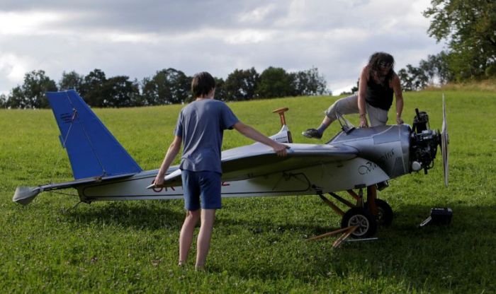 Mechanic Takes To The Skies In His DIY Airplane (13 pics)