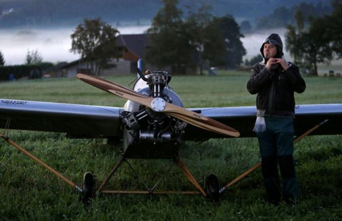Mechanic Takes To The Skies In His DIY Airplane (13 pics)