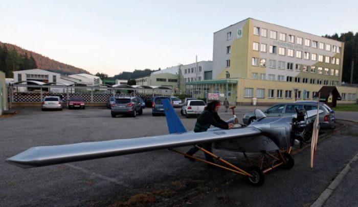 Mechanic Takes To The Skies In His DIY Airplane (13 pics)