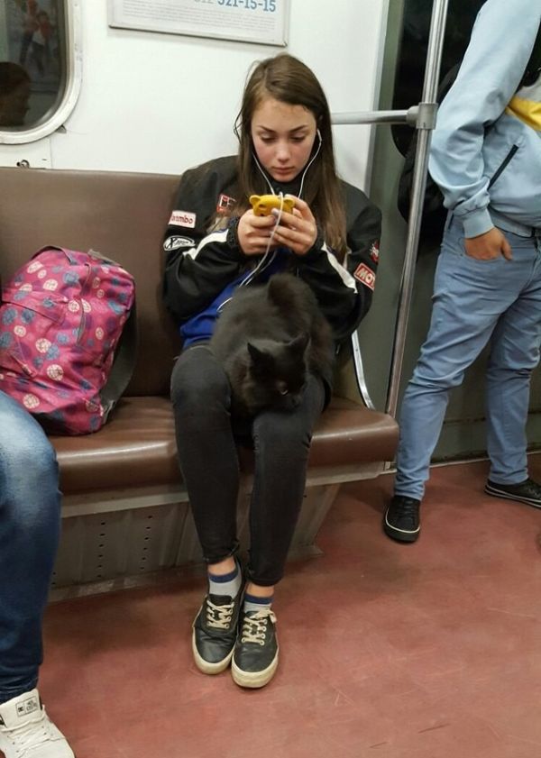 Stange Fashion Styles Spotted On The St. Petersburg Metro (38 pics)