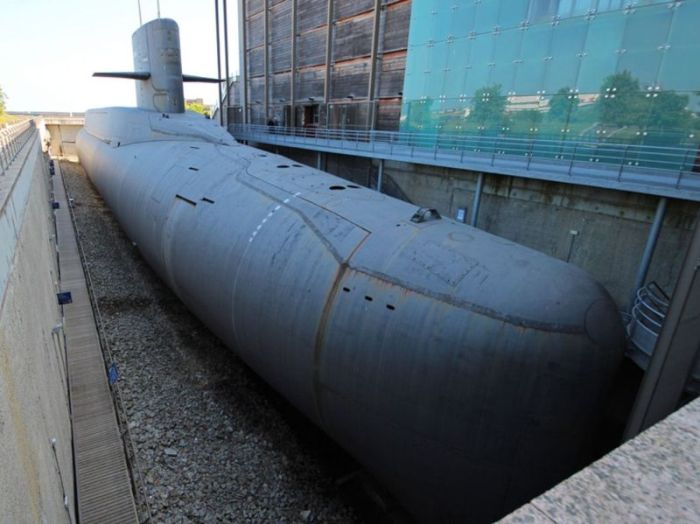 Nuclear Submarine Turned Into A Museum In France (36 pics)