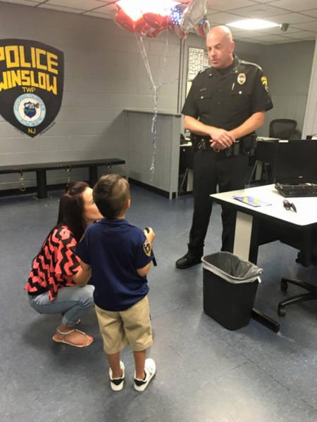 Young Boy Saves Up His Allowance For 5 Months To Surprise Police Officers  (8 pics)