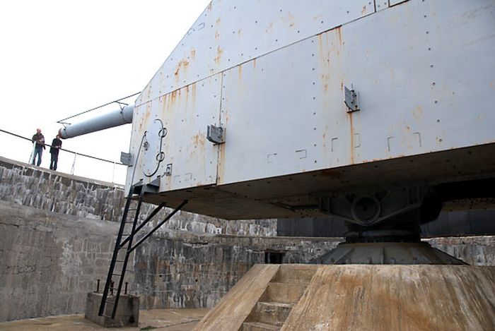 Inside An Abandoned Military Battery Vara In Norway (55 pics)