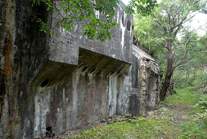 Inside An Abandoned Military Battery Vara In Norway (55 pics)