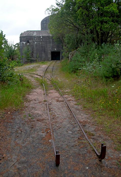 Inside An Abandoned Military Battery Vara In Norway (55 pics)