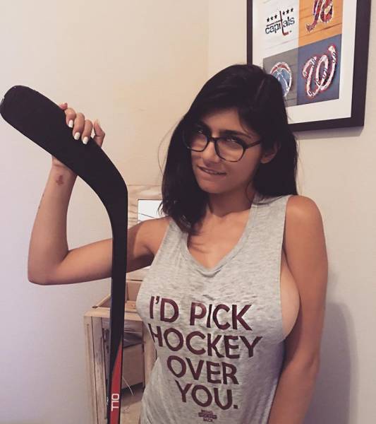 These Hot Girls In Glasses Are As Sexy As They Come (56 pics)