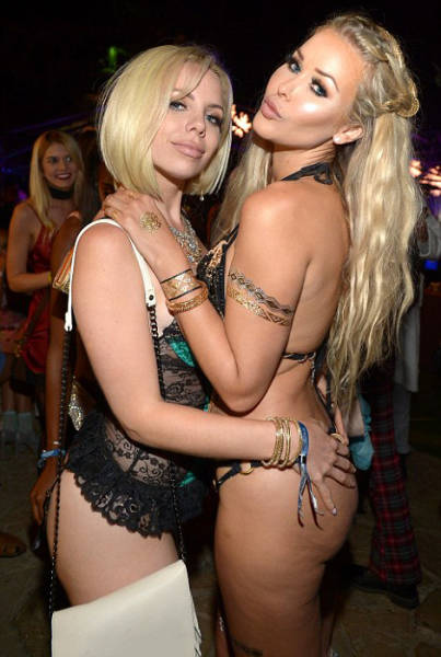 Sexy Photos From The Midsummer Night's Dream Party At The Playboy Mansion (29 pics)