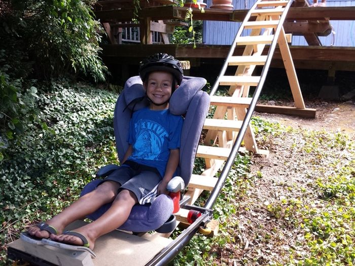 Dad Builds Mini-Rollercoaster For His Kids (16 pics)