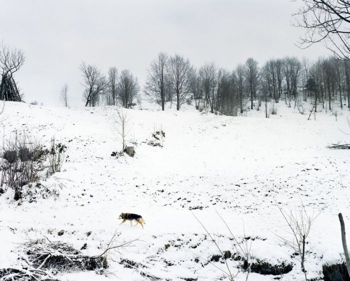 Photographer Captures Daily Life In A Ukrainian Village (26 pics)
