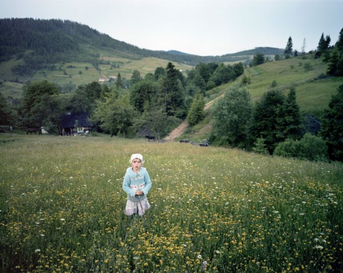Photographer Captures Daily Life In A Ukrainian Village (26 pics)