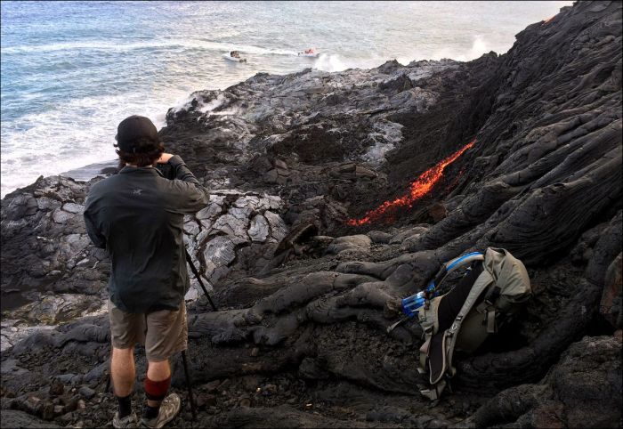 Lava From Kilauea Volcano In Hawaii Finally Reaches The Ocean (19 pics)