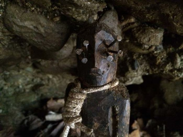 Spooky Statue Found In The Woods Appears To Be Cursed (5 pics)