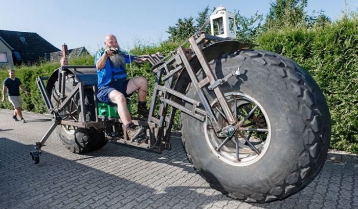 German Man Builds Heaviest Bike In The World (6 pics)
