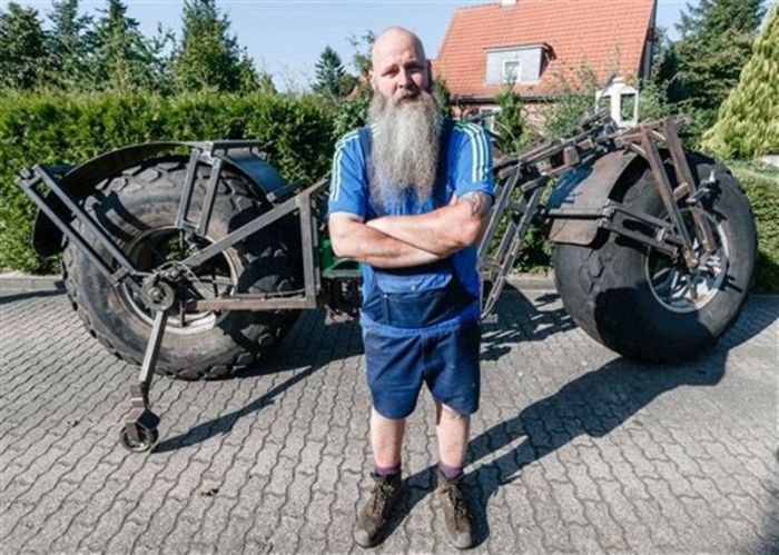 German Man Builds Heaviest Bike In The World (6 pics)