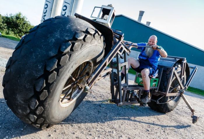 German Man Builds Heaviest Bike In The World (6 pics)