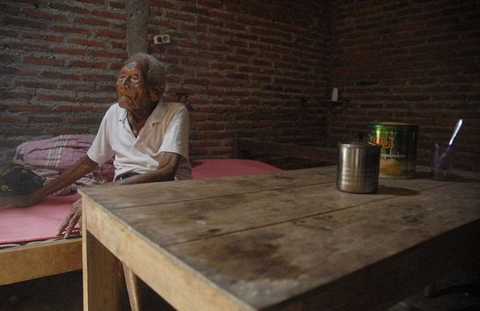 Man Claiming To Be World's Oldest Human Says He's Ready To Die (8 pics)