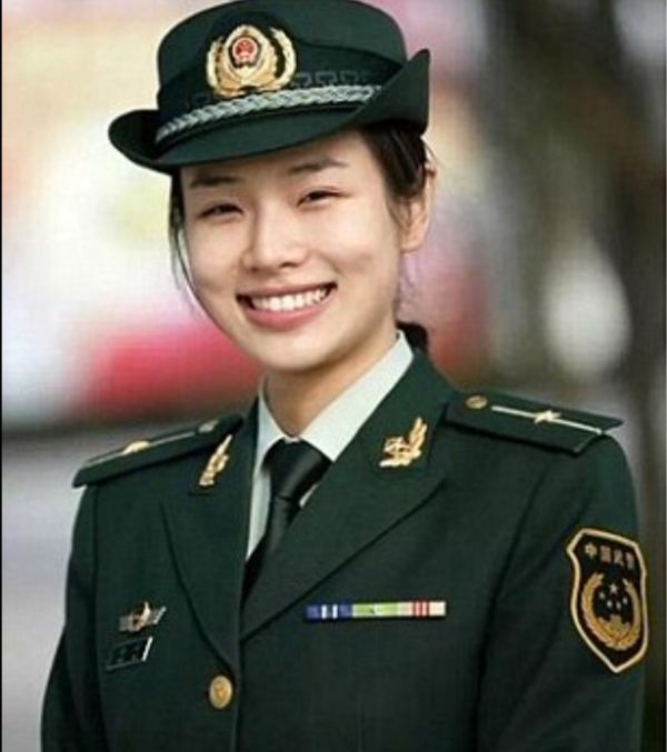 Chinese Soldier At The G20 Summit Now Being Called Prettiest Bodyguard (8 pics)