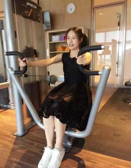 Chinese Soldier At The G20 Summit Now Being Called Prettiest Bodyguard (8 pics)