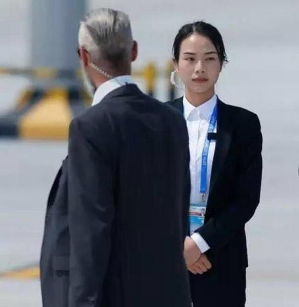 Chinese Soldier At The G20 Summit Now Being Called Prettiest Bodyguard (8 pics)