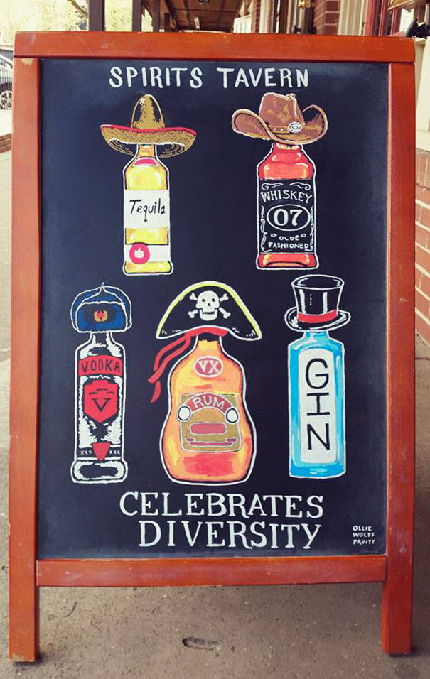 Clever Sidewalk Chalk Signs That Helped A Bar Increase Sales (24 pics)