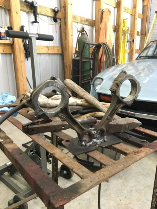 Guy Turns His Smashed Car's Engine Into An Epic Coffee Table (18 pics)