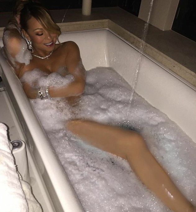 Mariah Carey Poses Naked And Shares A Sexy Bubble Bath Selfie (2 pics)