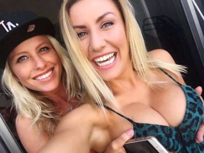 Everybody Loves A Gorgeous Girl With Chest Appeal (56 pics)