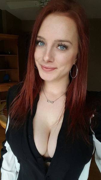 Everybody Loves A Gorgeous Girl With Chest Appeal (56 pics)