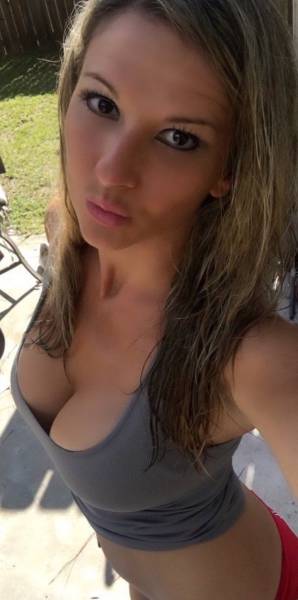 Everybody Loves A Gorgeous Girl With Chest Appeal (56 pics)
