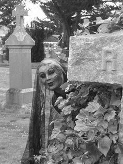 17 Of The Creepiest Statues Ever Created (17 pics)