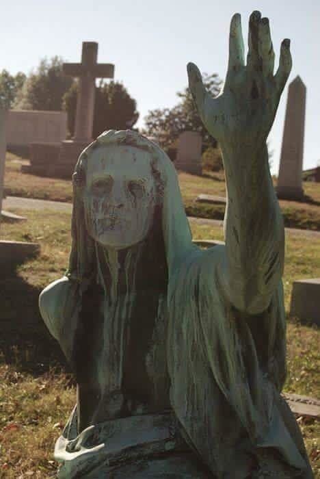 17 Of The Creepiest Statues Ever Created (17 pics)