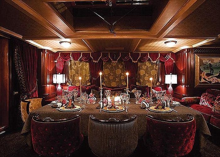 Take A Look Inside Harry Potter Author JK Rowling's Luxury Yacht (9 pics)