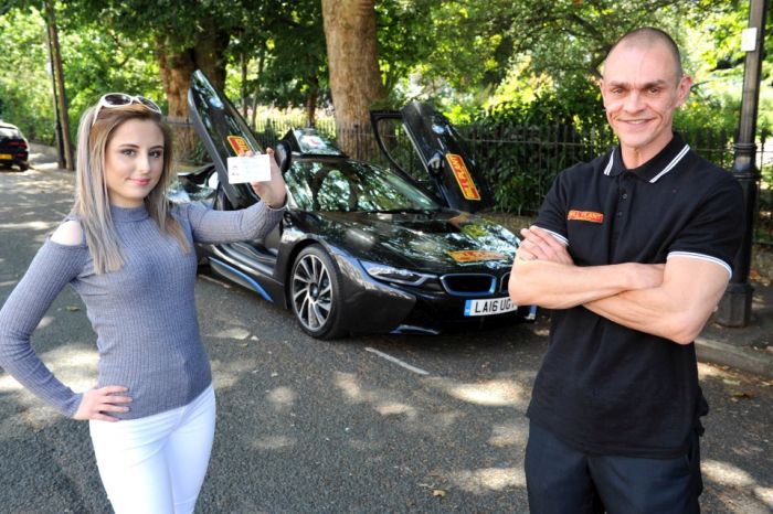 Teens In Britain Are Taking Driving Lessons In BMW Supercars (5 pics)