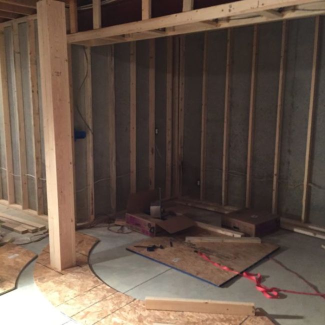 Guy Turns His Empty Basement Into An Awesome At Home Bar (31 pics)