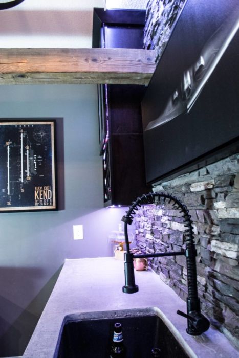 Guy Turns His Empty Basement Into An Awesome At Home Bar (31 pics)