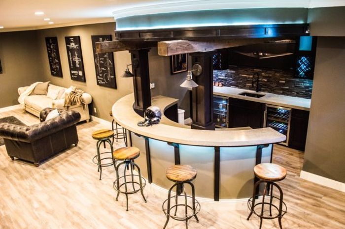 Guy Turns His Empty Basement Into An Awesome At Home Bar (31 pics)