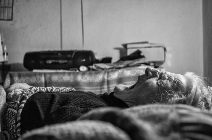 A Day In The Life Of An 83-Year-Old Grandma On The Farm (39 pics)