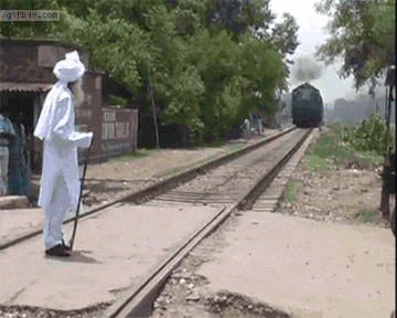 People Who Are Lucky To Be Alive After Staring Death In The Face (20 gifs)