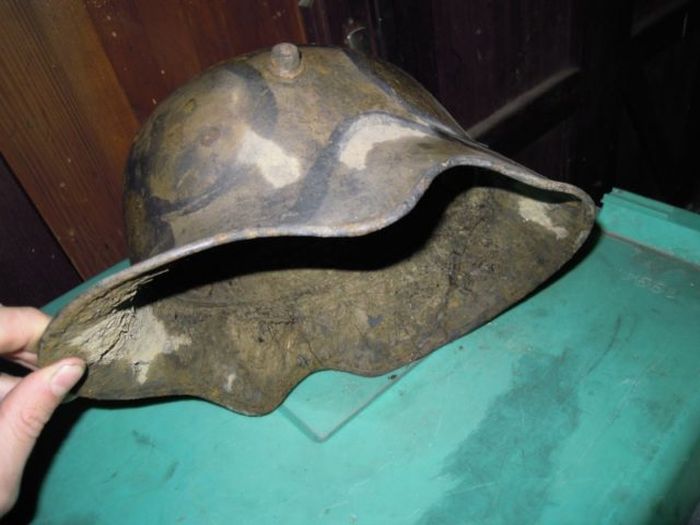 Massive Stash Of World War I Helmets Found In France (12 pics)