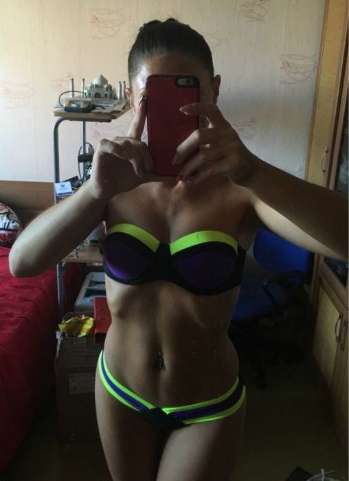 Sexy Girls Show Off Their Lingerie And Swimwear Purchases (39 pics)