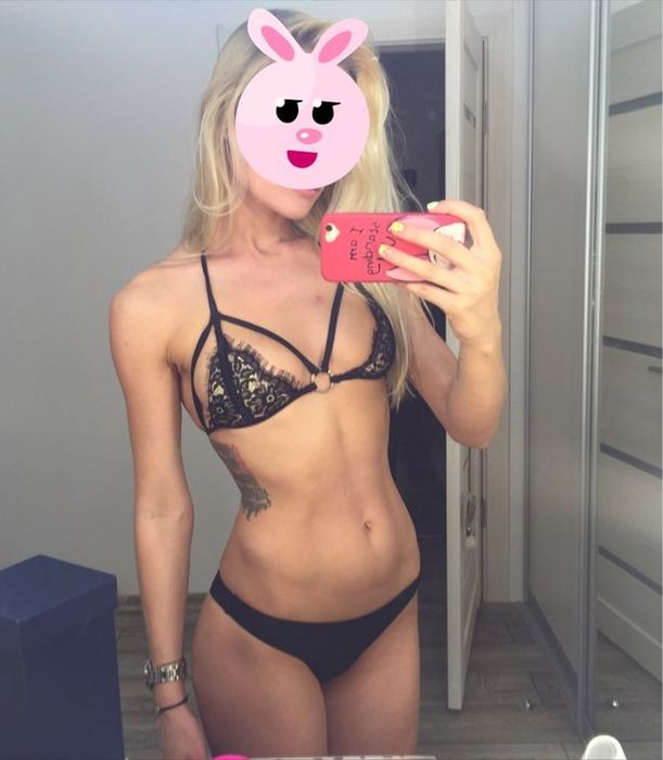 Sexy Girls Show Off Their Lingerie And Swimwear Purchases (39 pics)