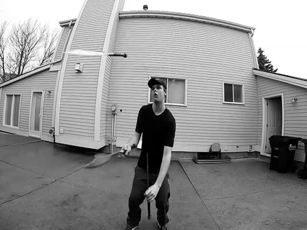 This Guy Has Some Scary Good Knife Juggling Skills