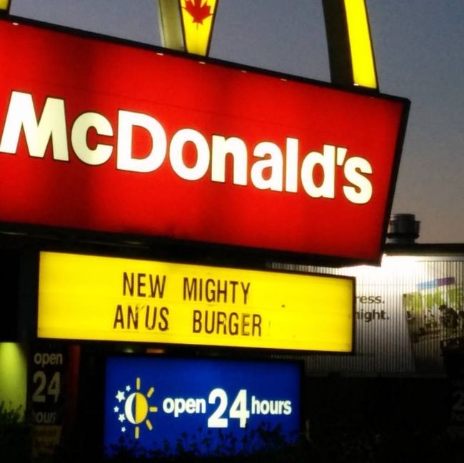 The Funniest Fast Food Signs In The History Of Fast Food Signs (20 pics)