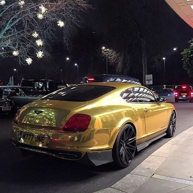 Teenager Goes From McDonald's Employee To Wealthy Millionaire (25 pics)