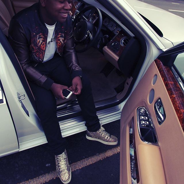 Teenager Goes From McDonald's Employee To Wealthy Millionaire (25 pics)